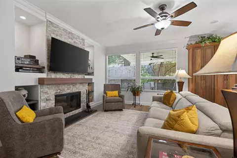 Living - 4908 Regal Ct, Rocklin, CA 95765 photo 4 of 6