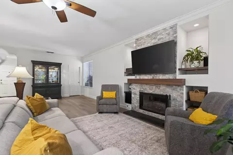 Living - 4908 Regal Ct, Rocklin, CA 95765 photo 3 of 6