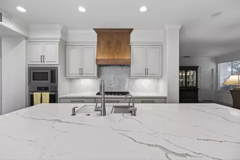 Kitchen - 4908 Regal Ct, Rocklin, CA 95765 photo 3 of 9