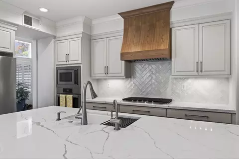Kitchen - 4908 Regal Ct, Rocklin, CA 95765 photo 4 of 9
