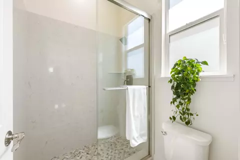 Bath - 4792 Crowne Point Ct, Rocklin, CA 95677 photo 3 of 10