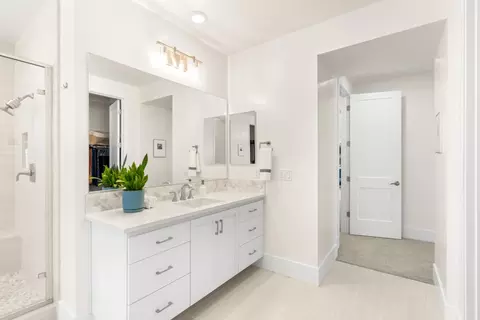 Bath - 4792 Crowne Point Ct, Rocklin, CA 95677 photo 10 of 10