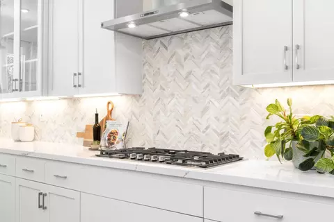 Kitchen - 4792 Crowne Point Ct, Rocklin, CA 95677 photo 4 of 4