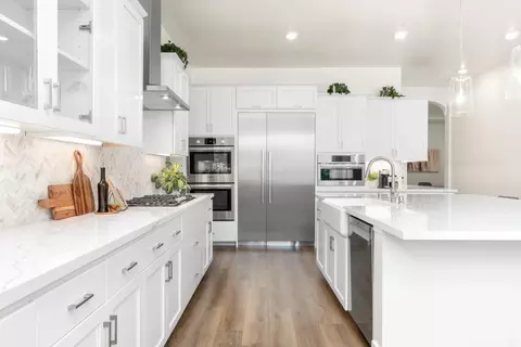 Kitchen - 4792 Crowne Point Ct, Rocklin, CA 95677 photo 3 of 4