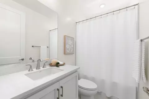 Bath - 4792 Crowne Point Ct, Rocklin, CA 95677 photo 4 of 10
