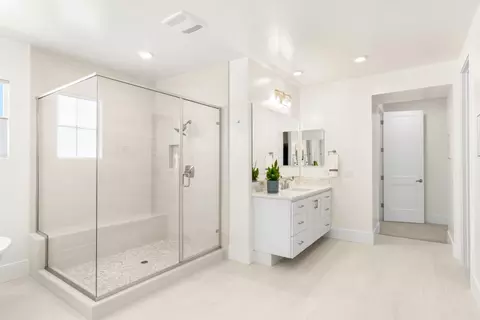 Bath - 4792 Crowne Point Ct, Rocklin, CA 95677 photo 8 of 10