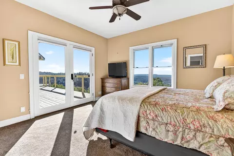 Bedroom - 19165 Leopard Ct, Grass Valley, CA 95949 photo 6 of 9