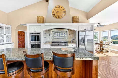Kitchen - 19165 Leopard Ct, Grass Valley, CA 95949 photo 8 of 9