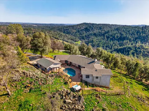 View/Area - 19165 Leopard Ct, Grass Valley, CA 95949 photo 4 of 5