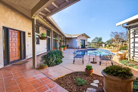 Exterior - 19165 Leopard Ct, Grass Valley, CA 95949 photo 5 of 19