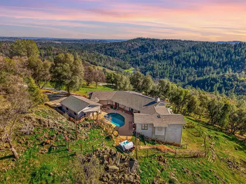 View/Area - 19165 Leopard Ct, Grass Valley, CA 95949 photo 1 of 5