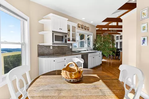 Kitchen - 19165 Leopard Ct, Grass Valley, CA 95949 photo 6 of 9