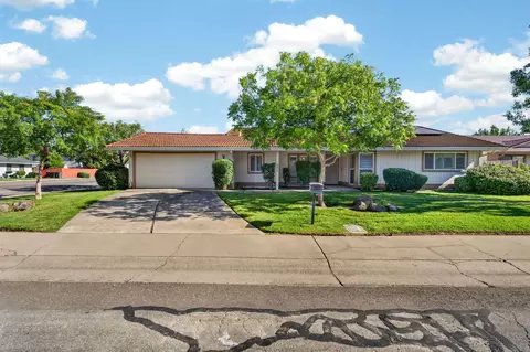 131 Parkshore Cir, Sacramento, CA 95831