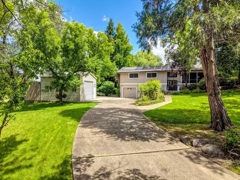 9185 Vista Ct, Loomis, CA 95650