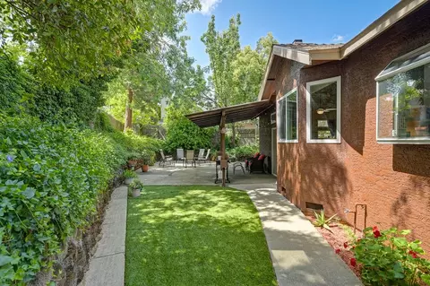 Exterior - 5653 Adobe Rd, Rocklin, CA 95765 photo 8 of 12
