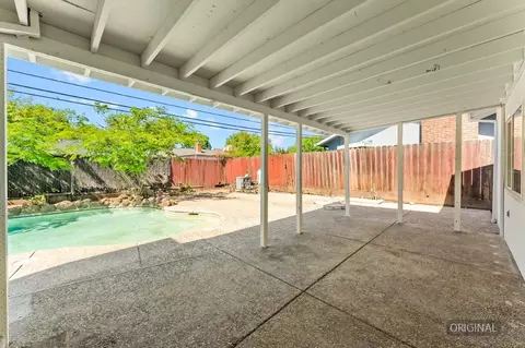 Exterior - 211 E Yorkshire Dr, Stockton, CA 95207 photo 3 of 6