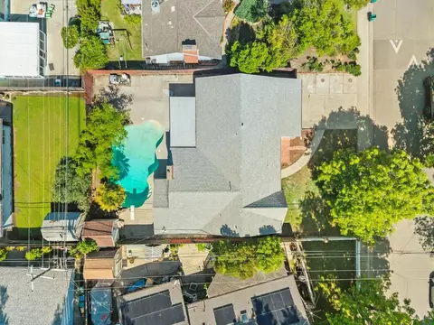 View/Area - 211 E Yorkshire Dr, Stockton, CA 95207 photo 1 of 4