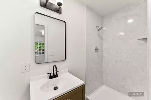Bath - 211 E Yorkshire Dr, Stockton, CA 95207 photo 4 of 4