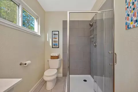 Bath - 5415 Robert Rd, Pollock Pines, CA 95726 photo 5 of 5