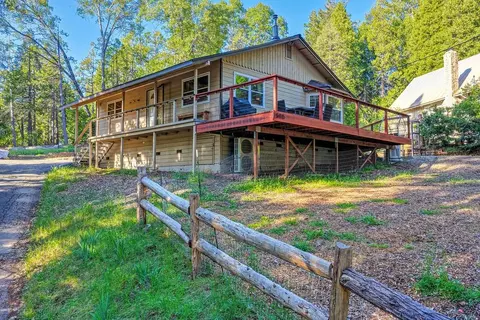 5415 Robert Rd, Pollock Pines, CA 95726