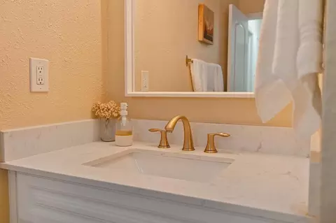 Bath - 5415 Robert Rd, Pollock Pines, CA 95726 photo 2 of 5
