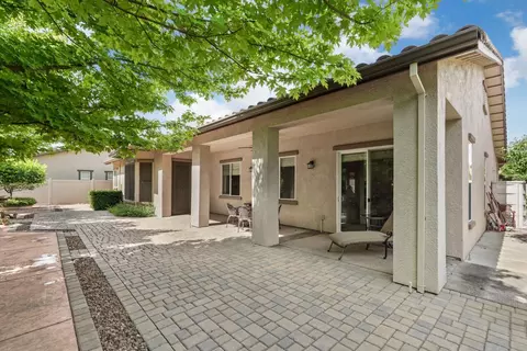 Exterior - 1316 Maple Valley St, Manteca, CA 95336 photo 5 of 15