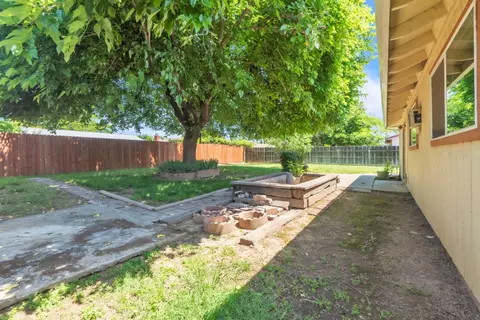 Exterior - 4518 Meadow Way, Olivehurst, CA 95961 photo 8 of 8