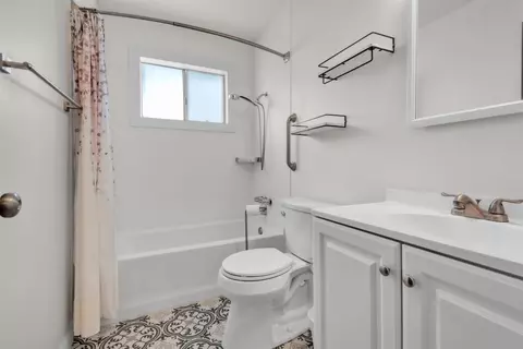 Bath - 4518 Meadow Way, Olivehurst, CA 95961 photo 1 of 1
