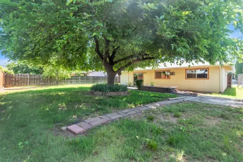 Exterior - 4518 Meadow Way, Olivehurst, CA 95961 photo 5 of 8