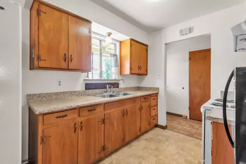 Kitchen - 4518 Meadow Way, Olivehurst, CA 95961 photo 2 of 2