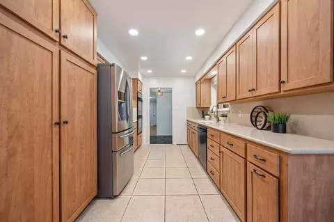 Kitchen - 1338 Meredith Way, Carmichael, CA 95608 photo 2 of 7