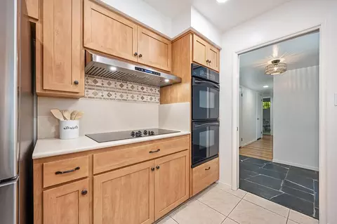Kitchen - 1338 Meredith Way, Carmichael, CA 95608 photo 4 of 7