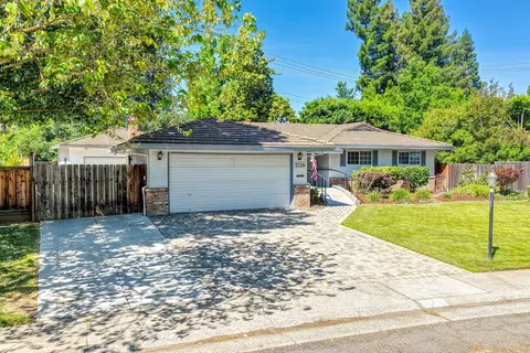 Exterior - 1338 Meredith Way, Carmichael, CA 95608 photo 2 of 30