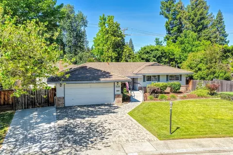 Exterior - 1338 Meredith Way, Carmichael, CA 95608 photo 3 of 30