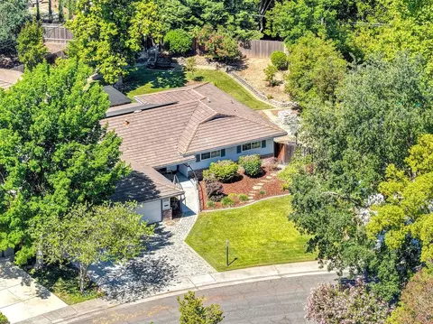 View/Area - 1338 Meredith Way, Carmichael, CA 95608 photo 2 of 22