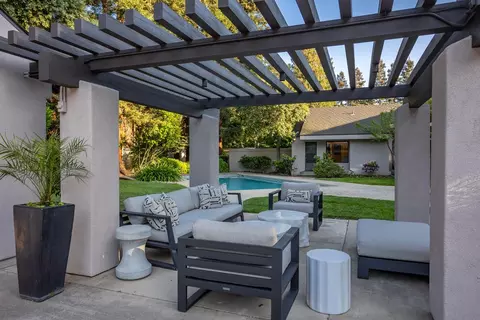 Exterior - 7306 Hillcrest Dr, Modesto, CA 95356 photo 10 of 12