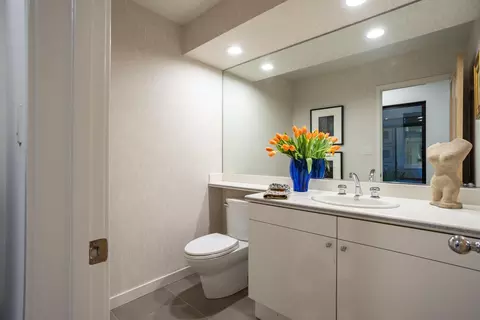 Bath - 7306 Hillcrest Dr, Modesto, CA 95356 photo 7 of 8