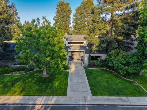 Exterior - 7306 Hillcrest Dr, Modesto, CA 95356 photo 6 of 12