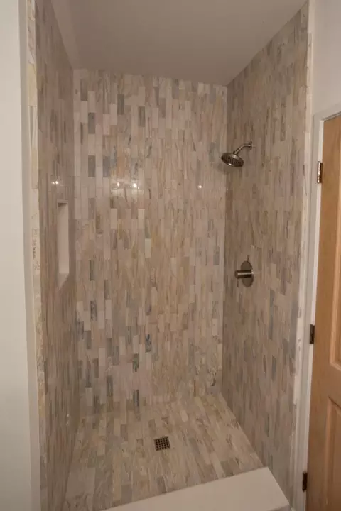 Bath - 7306 Hillcrest Dr, Modesto, CA 95356 photo 8 of 8