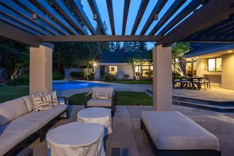 Exterior - 7306 Hillcrest Dr, Modesto, CA 95356 photo 4 of 12