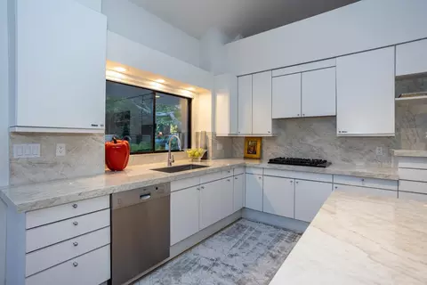 Kitchen - 7306 Hillcrest Dr, Modesto, CA 95356 photo 2 of 5