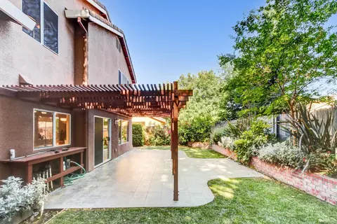 Exterior - 3044 Florinda Ln, Davis, CA 95618 photo 5 of 8