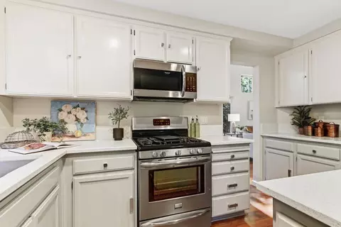 Kitchen - 3044 Florinda Ln, Davis, CA 95618 photo 2 of 4