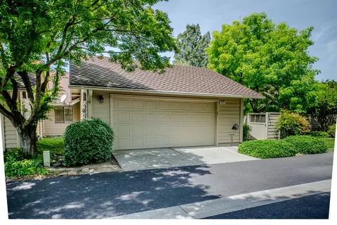 962 W Cross St, Woodland, CA 95695
