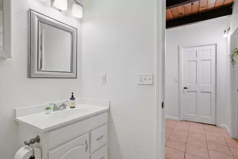 Bath - 4061 Cedar Dr, Georgetown, CA 95634 photo 2 of 6