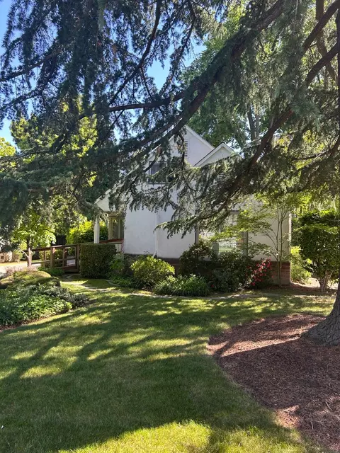 452 Blackwood St, Sacramento, CA 95815