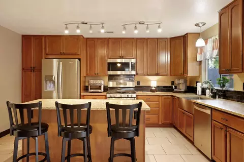 Kitchen - 235 La Monte Ln, Tracy, CA 95377 photo 4 of 8