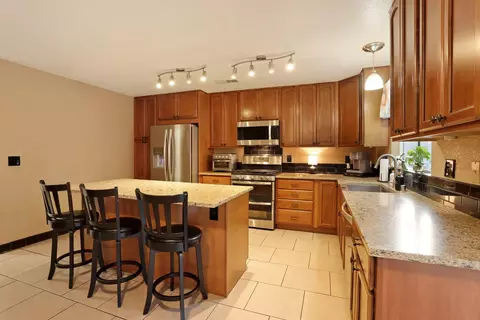Kitchen - 235 La Monte Ln, Tracy, CA 95377 photo 7 of 8