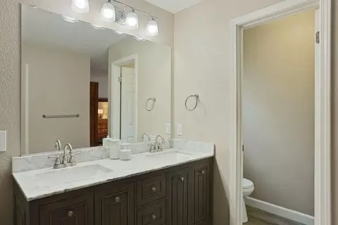 Bath - 235 La Monte Ln, Tracy, CA 95377 photo 5 of 5