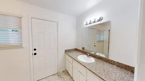 Bath - 3279 Cherokee Ave, Merced, CA 95340 photo 2 of 2
